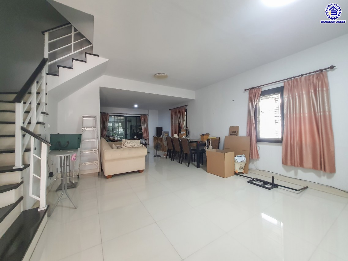 *****ทาวน์เฮ้าส์มือสองกรุงเทพฯ โครงการ เดอะคอนเนคอัพ3 วงแหวน-บางแค เนื้อที่ 30 ตร.ว. พื้นที่ใช้สอย 174.46 ตร.ม. ฟังก์ชัน 4 ห้องนอน 3 ห้องน้ำ พร้อมเข้าอยู่ โครงการบนทำเลเดินทางสะดวก เชื่อมต่อถนนกาญจนาภิเษก ถนนเพชรเกษม ใกล้รถไฟฟ้าสายสีน้ำเงิน "สถานีหลักสอง" และ ใกล้เดอะมอลล์ไลฟ์สโตร์ บางแค