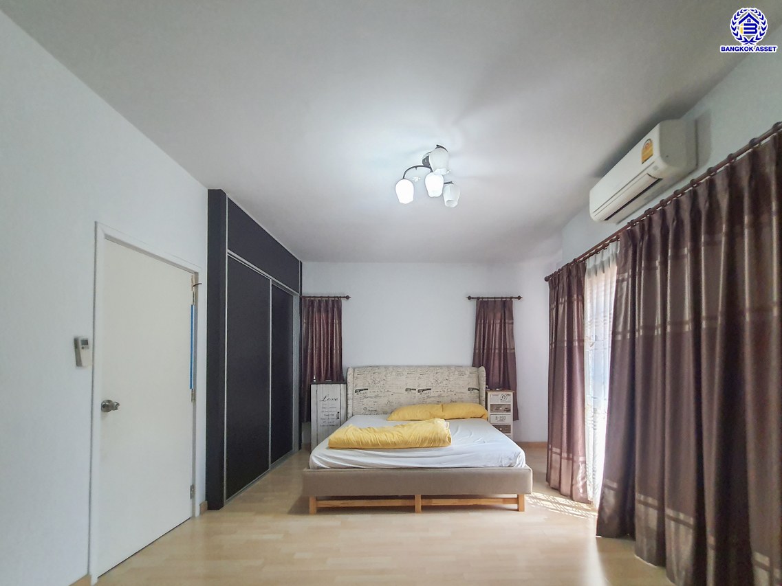 *****ทาวน์เฮ้าส์มือสองกรุงเทพฯ โครงการ เดอะคอนเนคอัพ3 วงแหวน-บางแค เนื้อที่ 30 ตร.ว. พื้นที่ใช้สอย 174.46 ตร.ม. ฟังก์ชัน 4 ห้องนอน 3 ห้องน้ำ พร้อมเข้าอยู่ โครงการบนทำเลเดินทางสะดวก เชื่อมต่อถนนกาญจนาภิเษก ถนนเพชรเกษม ใกล้รถไฟฟ้าสายสีน้ำเงิน "สถานีหลักสอง" และ ใกล้เดอะมอลล์ไลฟ์สโตร์ บางแค