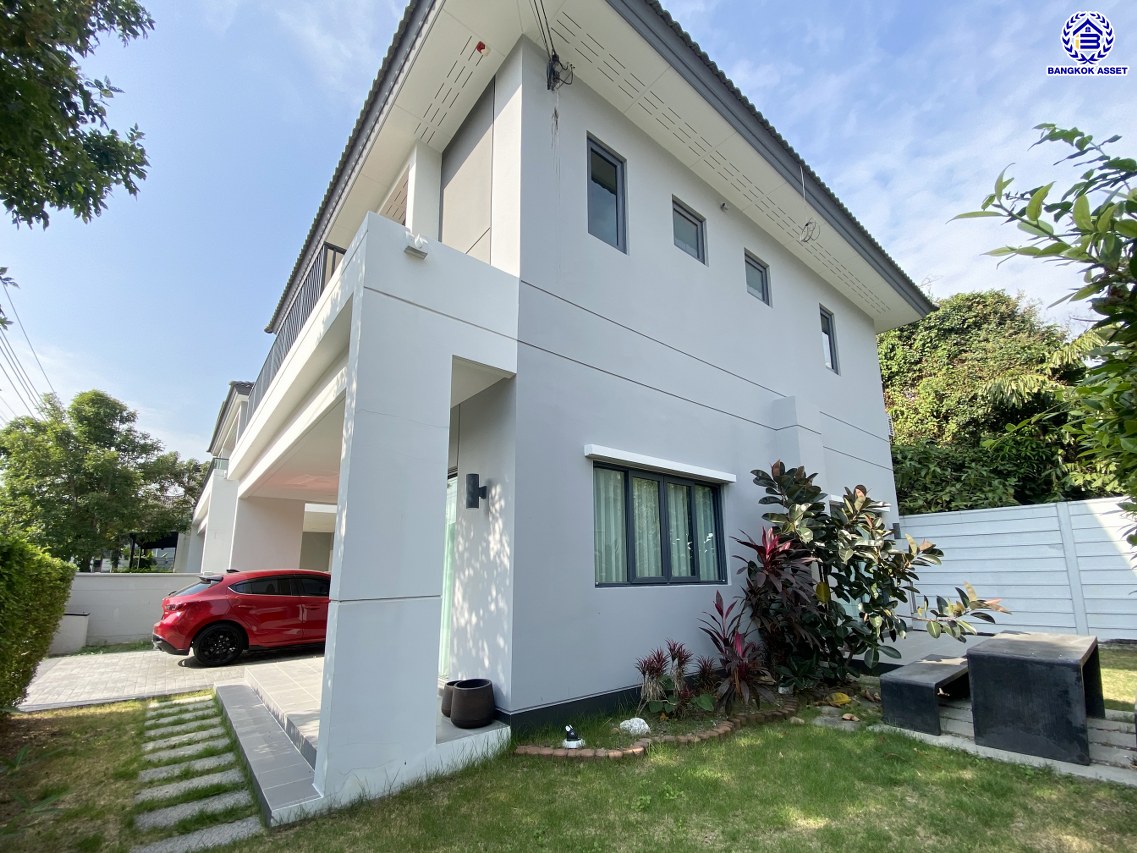 *****บ้านมือสอง นนทบุรี โครงการ เซนโทร สะพานมหาเจษฎาบดินทร์ฯ2 เนื้อที่ 52.9 ตร.ว. พื้นที่ใช้สอย 175 ตร.ม. ฟังก์ชัน 3 ห้องนอน 3 ห้องน้ำ จอดรถได้ 2 คัน ตอบโจทย์ทุกความต้องการของผู้อยู่อาศัย ใกล้ทางด่วน "งามวงศ์วาน" รถไฟฟ้าสายสีม่วง "สถานีไทรม้า" และ "สถานีบางรักน้อยท่าอิฐ"