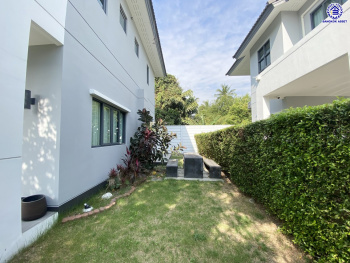 *****บ้านมือสอง นนทบุรี โครงการ เซนโทร สะพานมหาเจษฎาบดินทร์ฯ2 เนื้อที่ 52.9 ตร.ว. พื้นที่ใช้สอย 175 ตร.ม. ฟังก์ชัน 3 ห้องนอน 3 ห้องน้ำ จอดรถได้ 2 คัน ตอบโจทย์ทุกความต้องการของผู้อยู่อาศัย ใกล้ทางด่วน "งามวงศ์วาน" รถไฟฟ้าสายสีม่วง "สถานีไทรม้า" และ "สถานีบางรักน้อยท่าอิฐ"