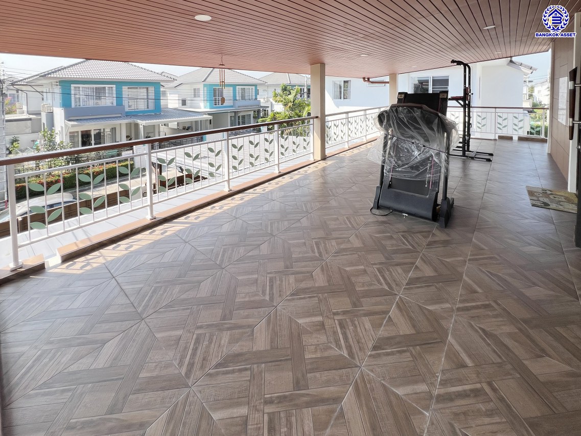 *****บ้านมือสองนนทบุรี โครงการ เทรนดี้ ธารา บางใหญ่ หลังมุม เนื้อที่ 109.4 ตร.ว. พื้นที่ใช้สอย 260 ตร.ม. ฟังก์ชัน 4 ห้องนอน 2 ห้องน้ำ จอดรถได้ 2 คัน ตอบโจทย์ทุกความต้องการของผู้อยู่อาศัย เชื่อมต่อหลายเส้นทาง ใกล้รถไฟฟ้าสายสีม่วง "สถานีคลองบางไผ่"