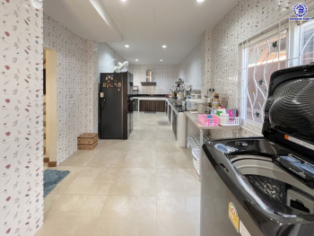 *****บ้านมือสองนนทบุรี โครงการ เทรนดี้ ธารา บางใหญ่ หลังมุม เนื้อที่ 109.4 ตร.ว. พื้นที่ใช้สอย 260 ตร.ม. ฟังก์ชัน 4 ห้องนอน 2 ห้องน้ำ จอดรถได้ 2 คัน ตอบโจทย์ทุกความต้องการของผู้อยู่อาศัย เชื่อมต่อหลายเส้นทาง ใกล้รถไฟฟ้าสายสีม่วง "สถานีคลองบางไผ่"