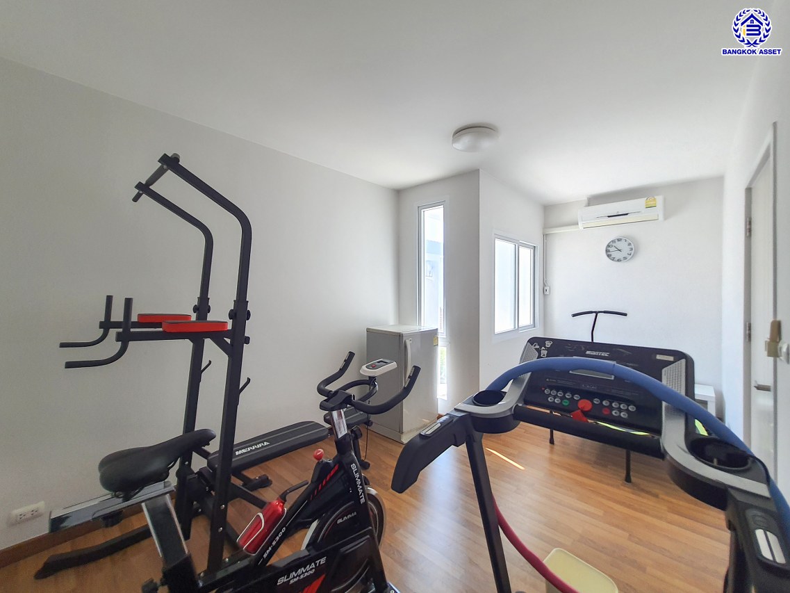 *****ทาวน์โฮม 3 ชั้นมือสอง โครงการ เดอะทรัสต์ ซิตี้ งามวงศ์วาน25 เนื้อที่กว้าง 20 ตร.ว. พื้นที่ใช้สอย 180 ตร.ม. ฟังก์ชัน 3 ห้องนอน 4 ห้องน้ำ 1 ที่จอดรถ บ้านสภาพดีเยี่ยม บนทำเลดี เชื่อมต่อถนนประชาชื่น ถนนงามวงศ์วาน ถนนแจ้งวัฒนะ ใกล้รถไฟฟ้าสายสีม่วง "สถานีศูนย์ราชการนนทบุรี" และจุดขึ้นทางด่วน "งามวงศ์วาน"