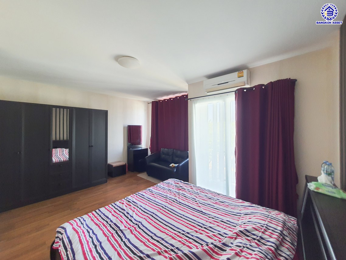 *****ทาวน์โฮม 3 ชั้นมือสอง โครงการ เดอะทรัสต์ ซิตี้ งามวงศ์วาน25 เนื้อที่กว้าง 20 ตร.ว. พื้นที่ใช้สอย 180 ตร.ม. ฟังก์ชัน 3 ห้องนอน 4 ห้องน้ำ 1 ที่จอดรถ บ้านสภาพดีเยี่ยม บนทำเลดี เชื่อมต่อถนนประชาชื่น ถนนงามวงศ์วาน ถนนแจ้งวัฒนะ ใกล้รถไฟฟ้าสายสีม่วง "สถานีศูนย์ราชการนนทบุรี" และจุดขึ้นทางด่วน "งามวงศ์วาน"