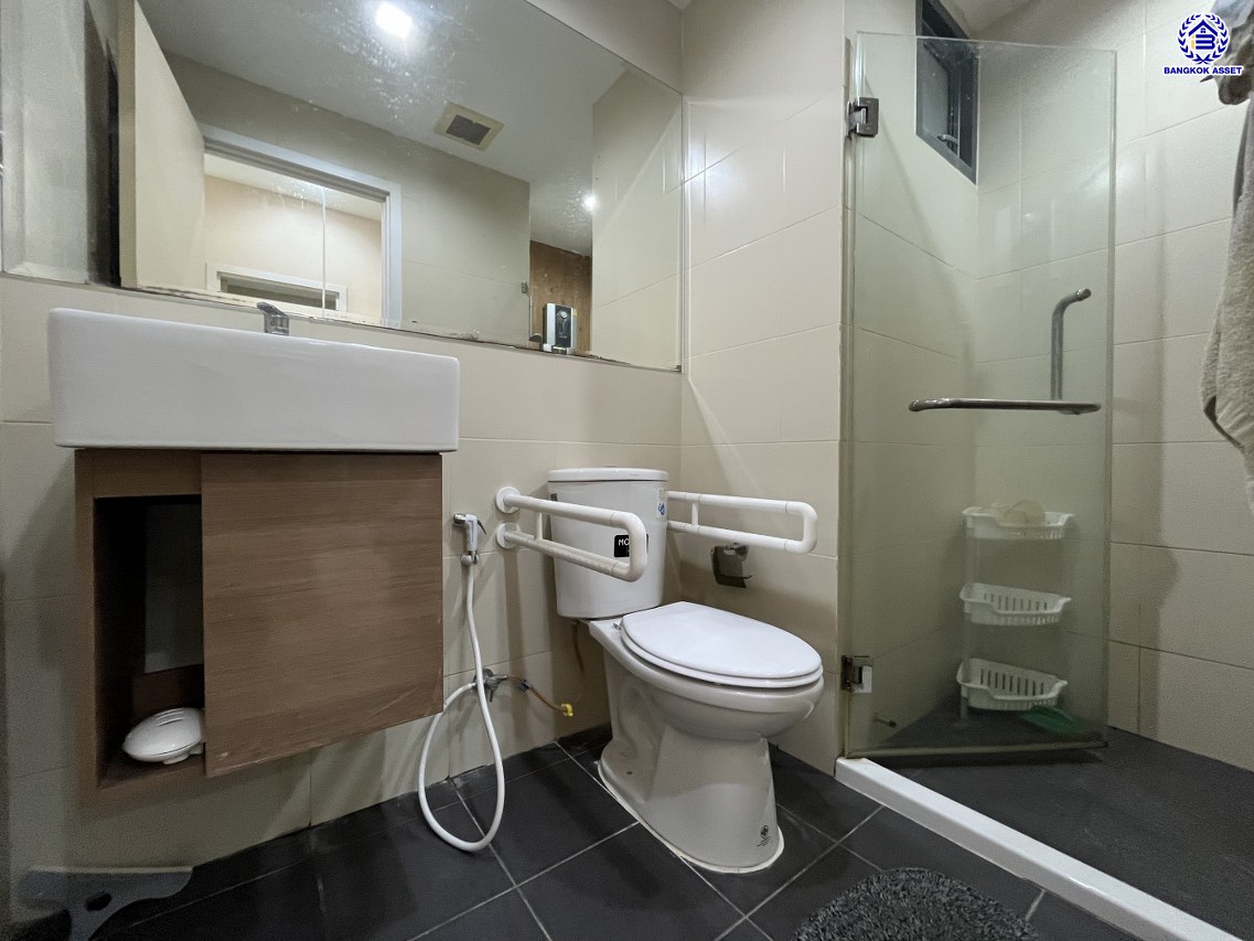 *****คอนโดมิเนียมมือสองนนทบุรี โครงการ เดอะ ไพรเวซี่ งามวงศ์วาน พื้นที่ใช้สอย 28.24 ตร.ม. ฟังก์ชัน 1 ห้องนอน 1 ห้องน้ำ แถมฟรี! เครื่องปรับอากาศ บนทำเลดีใกล้เดอะมอลล์ งามวงศ์วาน เดินทางสะดวก เชื่อมต่อถนนงามวงศ์วาน, ถนนประชาชื่น, ถนนประเสริฐมนูกิจ และ ใกล้รถไฟฟ้าสายสีม่วง "สถานีศูนย์ราชการนนทบุรี"