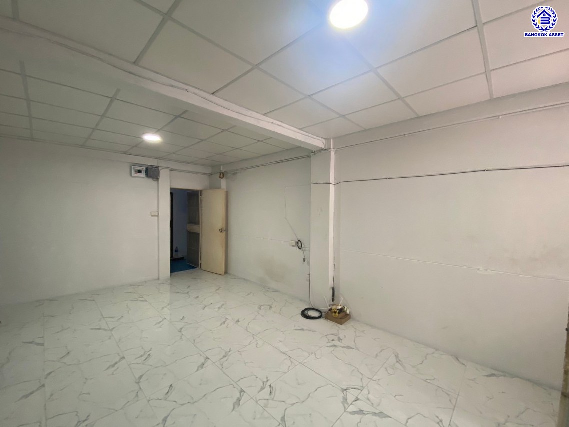 *****คอนโดมิเนียมมือสอง โครงการ โสสุนครคอนโด เรวดี (อาคาร3) พื้นที่ใช้สอย 32 ตร.ม. ฟังก์ชัน 1 ห้องนอน 1 ห้องน้ำ บนทำเลเดินทางสะดวก เชื่อมต่อเชื่อมต่อถนนรัตนาธิเบศร์, ถนนติวานนท์, ถนนเลี่ยงเมืองนนทบุรี และใกล้รถไฟฟ้าสายสีม่วง "สถานีศูนย์ราชการนนทบุรี" และจุดขึ้นทางด่วน "งามวงศ์วาน"