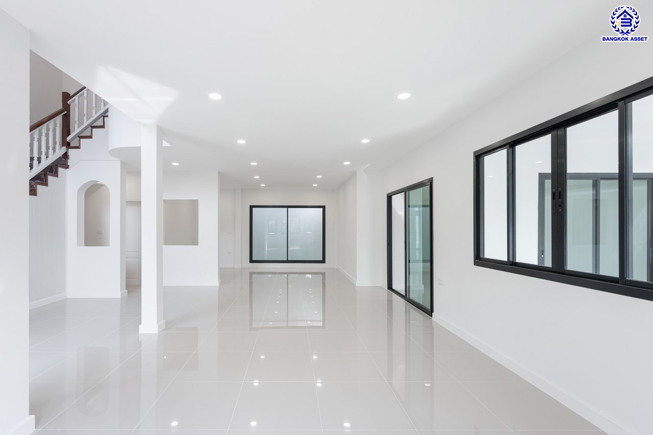 บ้านมือสองตกแต่งใหม่ โครงการ นันทวัน วงแหวน-ปิ่นเกล้า เนื้อที่ 70.20 ตร.ว. พื้นที่ใช้สอย 245.67 ตร.ม. ฟังก์ชัน 4 ห้องนอน 2 ห้องน้ำ จอดรถได้ 3 คัน บนทำเลเดินทางสะดวก ติดถนนกาญจนาภิเษก เชื่อมต่อถนนเพชรเกษม, ถนนบรมราชชนนี ใกล้ทางด่วน "กาญจนาภิเษก" ใกล้รถไฟฟ้าสีน้ำเงิน "สถานีหลักสอง" และเดอะมอลล์บางแค...