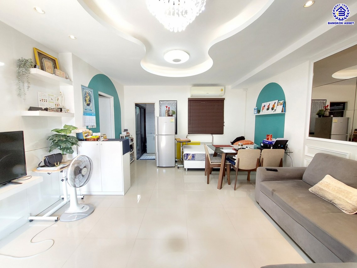 *****ทาวน์เฮ้าส์มือสอง โครงการ แกรนด์ พลีโน่ ราชพฤกษ์ เนื้อที่กว้าง 17.90 ตร.ว. พื้นที่ใช้สอย 105.42 ตร.ม. ฟังก์ชัน 2 ห้องนอน 3 ห้องน้ำ 2 ที่จอดรถ แถมฟรี! เครื่องปรับอากาศ, เครื่องทำน้ำอุ่น, เครื่องดูดควัน,  ปั๊มน้ำ+แทงค์น้ำ บ้านสภาพดีเยี่ยม บนทำเลเดินทางสะดวก เชื่อมต่อถนนราชพฤกษ์ กาญจานาภิเษก ถนนราชพฤกษ์ ใกล้รถไฟฟ้าสายสีม่วง "สถานีบางรักน้อยท่าอิฐ" และจุดขึ้นทางด่วน "ศรีรัช"