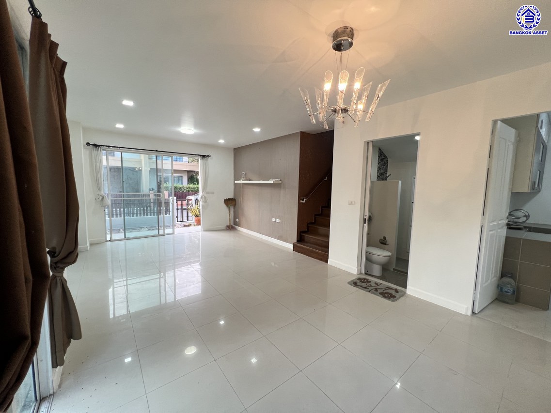 *****บ้านเดี่ยวมือสอง โครงการ ฮาบิเทีย ราชพฤกษ์ หลังมุม จากแบรนด์คุณภาพ Sansiri เนื้อที่ 50 ตร.ว. พื้นที่ใช้สอย 140 ตร.ม. ฟังก์ชัน 3 ห้องนอน 2 ห้องน้ำ จอดรถได้ 2 คัน บนทำเลติดถนนใหญ่345 พร้อมเชื่อมสู่ราชพฤกษ์, แจ้งวัฒนะ และติวานนท์ ฯลฯ ได้อย่างรวดเร็ว ใกล้ทางด่วน "ศรีสมาน" และรายล้อมด้วยสิ่งอำนวยความสะดวกครบ