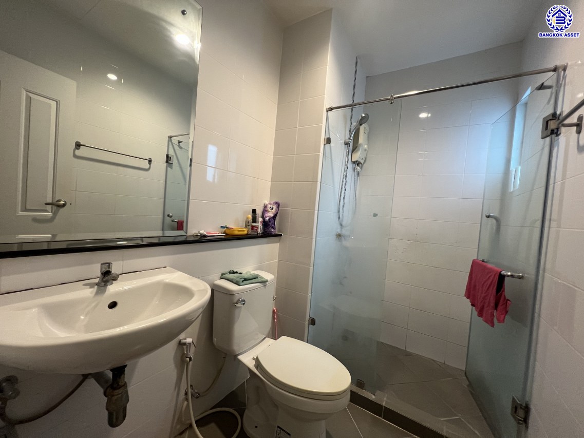 *****ทาวน์โฮม 3 ชั้นมือสอง โครงการ เดอะเมทโทร รัตนาธิเบศร์ เนื้อที่กว้าง 18.70 ตร.ว. พื้นที่ใช้สอย 148 ตร.ม. ฟังก์ชัน 3 ห้องนอน 3 ห้องน้ำ 2 ที่จอดรถ บนทำเลเดินทางสะดวก เชื่อมต่อถนนรัตนาธิเบศร์ ถนนราชพฤกษ์ ใกล้รถไฟฟ้าสายสีม่วง "สถานีไทรม้า" และใกล้เซ็นทรัลเวสต์เกต