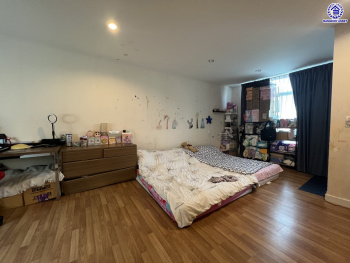 *****ทาวน์โฮม 3 ชั้นมือสอง โครงการ เดอะเมทโทร รัตนาธิเบศร์ เนื้อที่กว้าง 18.70 ตร.ว. พื้นที่ใช้สอย 148 ตร.ม. ฟังก์ชัน 3 ห้องนอน 3 ห้องน้ำ 2 ที่จอดรถ บนทำเลเดินทางสะดวก เชื่อมต่อถนนรัตนาธิเบศร์ ถนนราชพฤกษ์ ใกล้รถไฟฟ้าสายสีม่วง "สถานีไทรม้า" และใกล้เซ็นทรัลเวสต์เกต