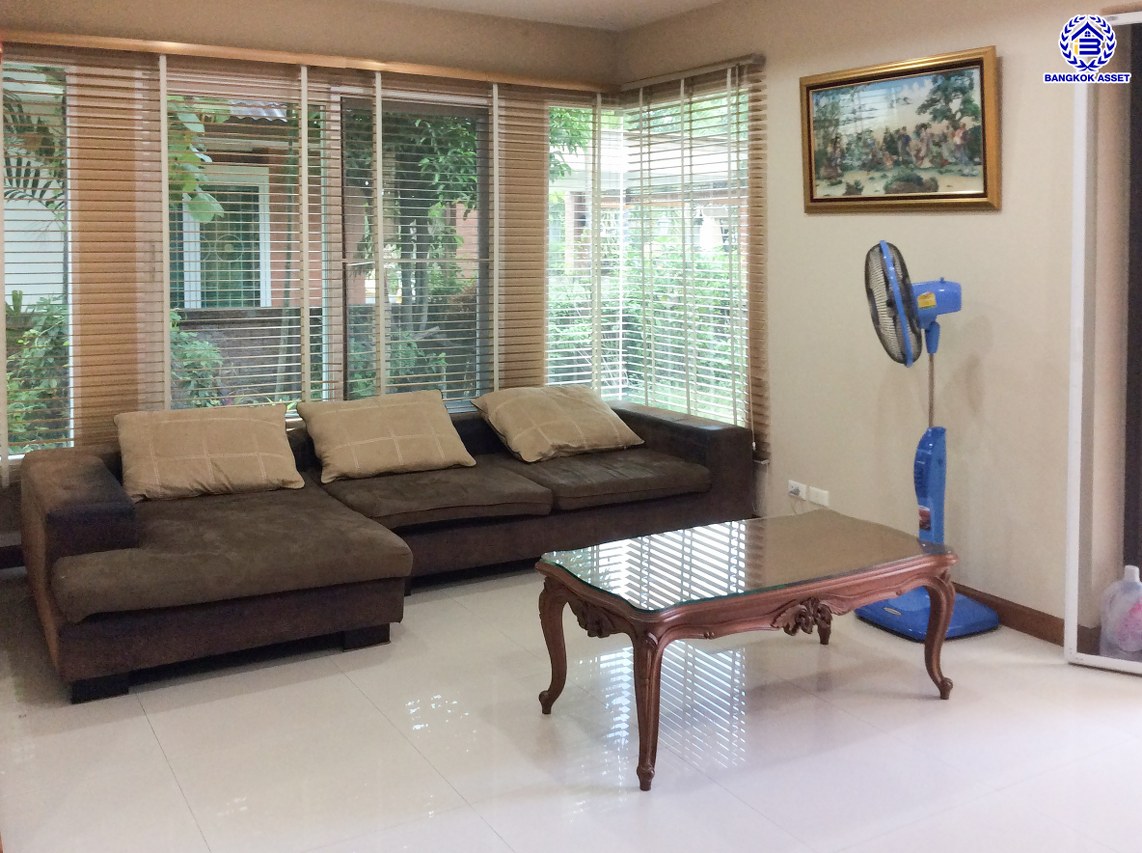 บ้านเดี่ยวมือสอง โครงการ ลัดดารมย์ อิลิแกนซ์ พระราม5-2 เนื้อที่กว้าง 110.80 ตร.ว. พื้นที่ใช้สอย 180 ตร.ม. ฟังก์ชัน 3 ห้องนอน 4 ห้องน้ำ 2 ที่จอดรถ แถมฟรี! เครื่องปรับอากาศ, เครื่องทำน้ำอุ่น, เครื่องดูดควัน บนทำเลเดินสะดวก เชื่อมต่อถนนนครอินทร์ ถนนราชพฤกษ์ ถนนกาญจนาภิเษก ใกล้รถไฟฟ้าสายสีม่วง "สถานีไทรม้า"