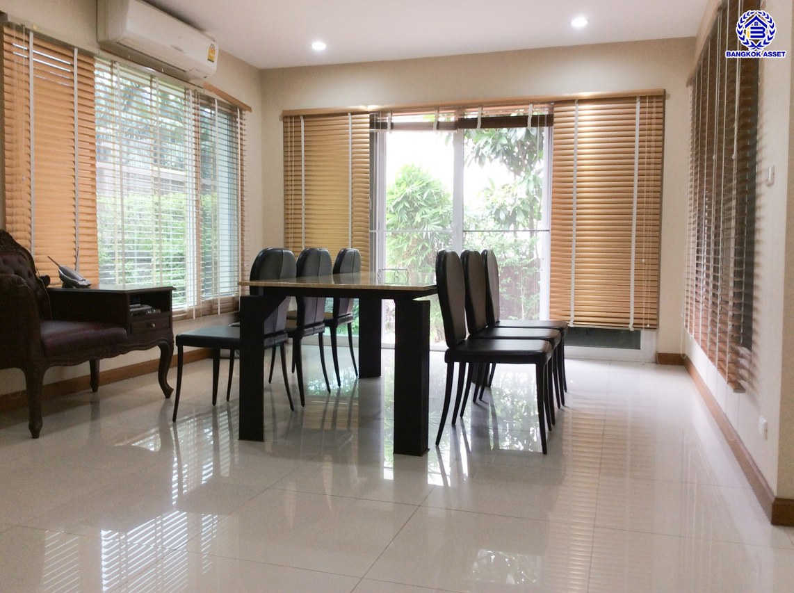 บ้านเดี่ยวมือสอง โครงการ ลัดดารมย์ อิลิแกนซ์ พระราม5-2 เนื้อที่กว้าง 110.80 ตร.ว. พื้นที่ใช้สอย 180 ตร.ม. ฟังก์ชัน 3 ห้องนอน 4 ห้องน้ำ 2 ที่จอดรถ แถมฟรี! เครื่องปรับอากาศ, เครื่องทำน้ำอุ่น, เครื่องดูดควัน บนทำเลเดินสะดวก เชื่อมต่อถนนนครอินทร์ ถนนราชพฤกษ์ ถนนกาญจนาภิเษก ใกล้รถไฟฟ้าสายสีม่วง "สถานีไทรม้า"