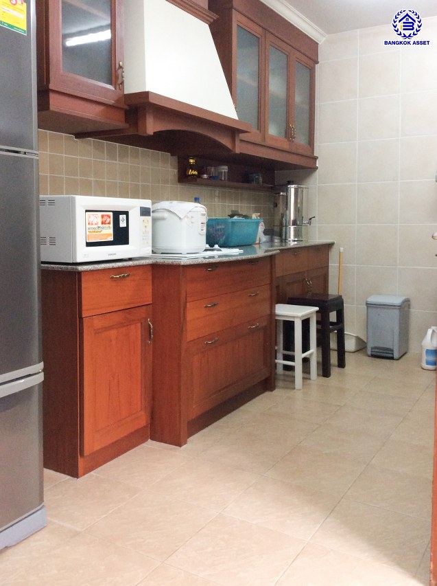 บ้านเดี่ยวมือสอง โครงการ ลัดดารมย์ อิลิแกนซ์ พระราม5-2 เนื้อที่กว้าง 110.80 ตร.ว. พื้นที่ใช้สอย 180 ตร.ม. ฟังก์ชัน 3 ห้องนอน 4 ห้องน้ำ 2 ที่จอดรถ แถมฟรี! เครื่องปรับอากาศ, เครื่องทำน้ำอุ่น, เครื่องดูดควัน บนทำเลเดินสะดวก เชื่อมต่อถนนนครอินทร์ ถนนราชพฤกษ์ ถนนกาญจนาภิเษก ใกล้รถไฟฟ้าสายสีม่วง "สถานีไทรม้า"