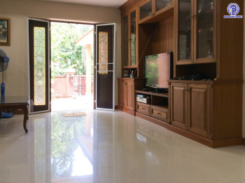 บ้านเดี่ยวมือสอง โครงการ ลัดดารมย์ อิลิแกนซ์ พระราม5-2 เนื้อที่กว้าง 110.80 ตร.ว. พื้นที่ใช้สอย 180 ตร.ม. ฟังก์ชัน 3 ห้องนอน 4 ห้องน้ำ 2 ที่จอดรถ แถมฟรี! เครื่องปรับอากาศ, เครื่องทำน้ำอุ่น, เครื่องดูดควัน บนทำเลเดินสะดวก เชื่อมต่อถนนนครอินทร์ ถนนราชพฤกษ์ ถนนกาญจนาภิเษก ใกล้รถไฟฟ้าสายสีม่วง "สถานีไทรม้า"