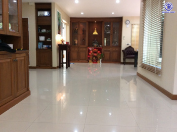 บ้านเดี่ยวมือสอง โครงการ ลัดดารมย์ อิลิแกนซ์ พระราม5-2 เนื้อที่กว้าง 110.80 ตร.ว. พื้นที่ใช้สอย 180 ตร.ม. ฟังก์ชัน 3 ห้องนอน 4 ห้องน้ำ 2 ที่จอดรถ แถมฟรี! เครื่องปรับอากาศ, เครื่องทำน้ำอุ่น, เครื่องดูดควัน บนทำเลเดินสะดวก เชื่อมต่อถนนนครอินทร์ ถนนราชพฤกษ์ ถนนกาญจนาภิเษก ใกล้รถไฟฟ้าสายสีม่วง "สถานีไทรม้า"