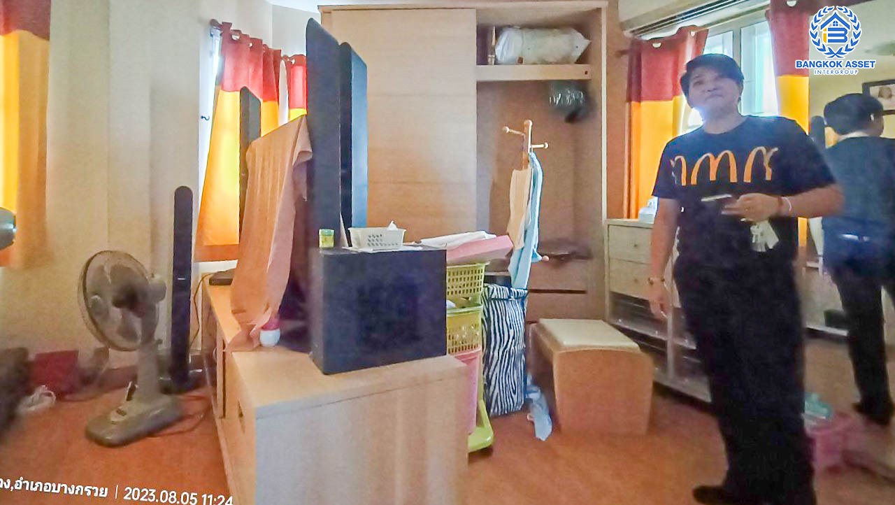 *****บ้านแฝดมือสองนนทบุรี โครงการ ชวนชื่น ปิ่นเกล้า-วงแหวน เนื้อที่กว้าง 37.80 ตร.ว. พื้นที่ใช้สอย 130 ตร.ม. ฟังก์ชัน 3 ห้องนอน 2 ห้องน้ำ 1 ที่จอดรถ แถมฟรี! เครื่องปรับอากาศ, เครื่องทำน้ำอุ่น  บ้านสภาพดี บนทำเลแห่งการเดินทาง เชื่อมต่อถนนกาญจนาภิเษก, ถนนนครอินทร์, ถนนรัตนาธิเบศร์ จองเลย!