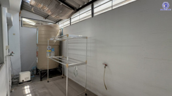 ทาวน์โฮม 3 ชั้น ใจกลางเมืองมือสอง โครงการ พลัสซิตี้พาร์ค งามวงศ์วาน25 เนื้อที่กว้าง 21.30 ตร.ว. ฟังก์ชัน 3 ห้องนอน 3 ห้องน้ำ 2 ที่จอดรถ แถมฟรี! เครื่องปรับอากาศ, เครื่องทำน้ำอุ่น, เครื่องดูควัน, ปั๊มน้ำ, เตาไฟฟ้า โครงการตั้งบนทำเลเดินทางสะดวก เชื่อมต่อถนนงามวงศ์วาน ใกล้รถไฟฟ้าสายสีม่วง "สถานีศูนย์ราชการนนทบุรี" และจุดขึ้นทางด่วน "งามวงศ์วาน"