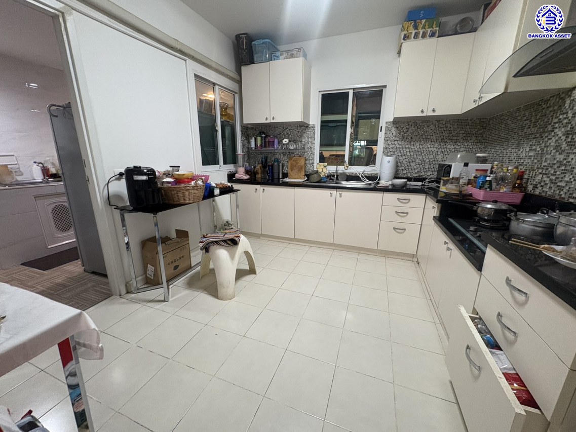 *****บ้านเดี่ยวมือสอง โครงการ เดอะแพลนท์ บางนา หลังมุม เนื้อที่ 63.50 ตร.ว. พื้นที่ใช้สอย 194 ตร.ม. ฟังก์ชัน 4 ห้องนอน 3 ห้องน้ำ บนทำเลเชื่อมต่อถนนกิ่งแก้ว, ถนนบางนา-ตราด, ถนนสุวรรณภูมิ3 ใกล้จุดขึ้นทางด่วน ทางพิเศษบูรพาวิถี และใกล้เมกาบางนา, เซ็นทรัลบางนา