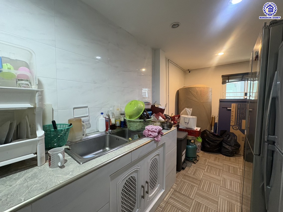 *****บ้านเดี่ยวมือสอง โครงการ เดอะแพลนท์ บางนา หลังมุม เนื้อที่ 63.50 ตร.ว. พื้นที่ใช้สอย 194 ตร.ม. ฟังก์ชัน 4 ห้องนอน 3 ห้องน้ำ บนทำเลเชื่อมต่อถนนกิ่งแก้ว, ถนนบางนา-ตราด, ถนนสุวรรณภูมิ3 ใกล้จุดขึ้นทางด่วน ทางพิเศษบูรพาวิถี และใกล้เมกาบางนา, เซ็นทรัลบางนา