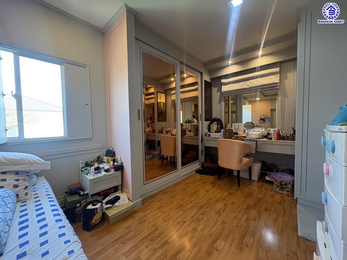 *****บ้านเดี่ยวมือสอง โครงการ เดอะแพลนท์ บางนา หลังมุม เนื้อที่ 63.50 ตร.ว. พื้นที่ใช้สอย 194 ตร.ม. ฟังก์ชัน 4 ห้องนอน 3 ห้องน้ำ บนทำเลเชื่อมต่อถนนกิ่งแก้ว, ถนนบางนา-ตราด, ถนนสุวรรณภูมิ3 ใกล้จุดขึ้นทางด่วน ทางพิเศษบูรพาวิถี และใกล้เมกาบางนา, เซ็นทรัลบางนา