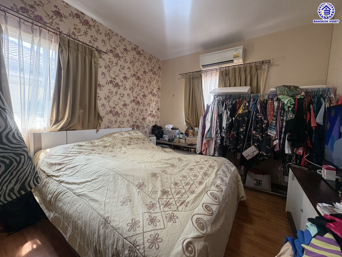 *****บ้านเดี่ยวมือสอง โครงการ เดอะแพลนท์ บางนา หลังมุม เนื้อที่ 63.50 ตร.ว. พื้นที่ใช้สอย 194 ตร.ม. ฟังก์ชัน 4 ห้องนอน 3 ห้องน้ำ บนทำเลเชื่อมต่อถนนกิ่งแก้ว, ถนนบางนา-ตราด, ถนนสุวรรณภูมิ3 ใกล้จุดขึ้นทางด่วน ทางพิเศษบูรพาวิถี และใกล้เมกาบางนา, เซ็นทรัลบางนา