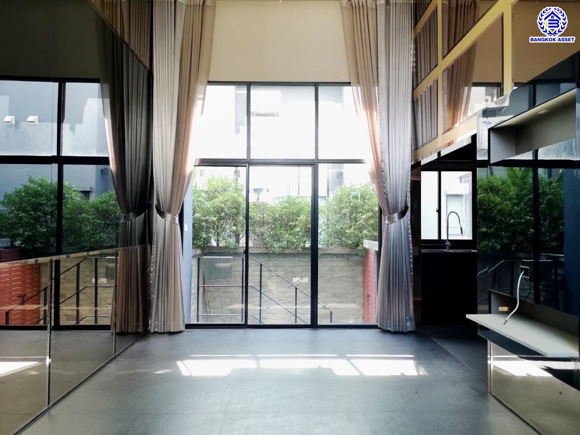 ทาวน์โฮมมือสองกรุงเทพฯ โครงการ อาร์เด้น ลาดพร้าว71 เนื้อที่ 20 ตร.ว. พื้นที่ใช้สอย 185 ตร.ม. ฟังก์ชัน 3 ห้องนอน 4 ห้องน้ำ 2 ที่จอดรถ แถมฟรี! เครื่องปรับอากาศ บนทำเลแห่งการเดินทาง เชื่อมต่อถนนประเสริฐมนูกิจ, ถนนเกษตร-นวมินทร์, ถนนลาดพร้าว และใกล้จุดขึ้นทางด่วน "เอกมัย-รามอินทรา"