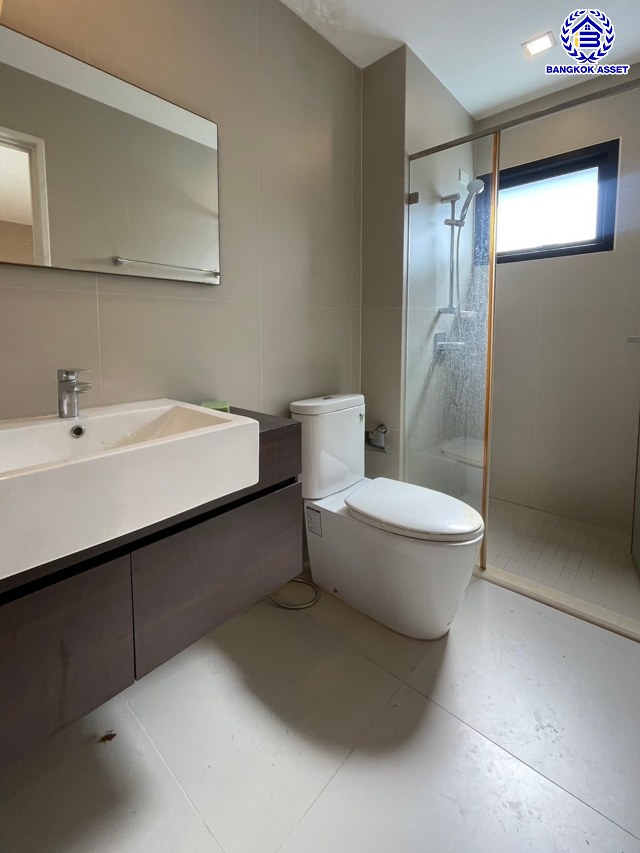 ทาวน์โฮมมือสองกรุงเทพฯ โครงการ อาร์เด้น ลาดพร้าว71 เนื้อที่ 20 ตร.ว. พื้นที่ใช้สอย 185 ตร.ม. ฟังก์ชัน 3 ห้องนอน 4 ห้องน้ำ 2 ที่จอดรถ แถมฟรี! เครื่องปรับอากาศ บนทำเลแห่งการเดินทาง เชื่อมต่อถนนประเสริฐมนูกิจ, ถนนเกษตร-นวมินทร์, ถนนลาดพร้าว และใกล้จุดขึ้นทางด่วน "เอกมัย-รามอินทรา"