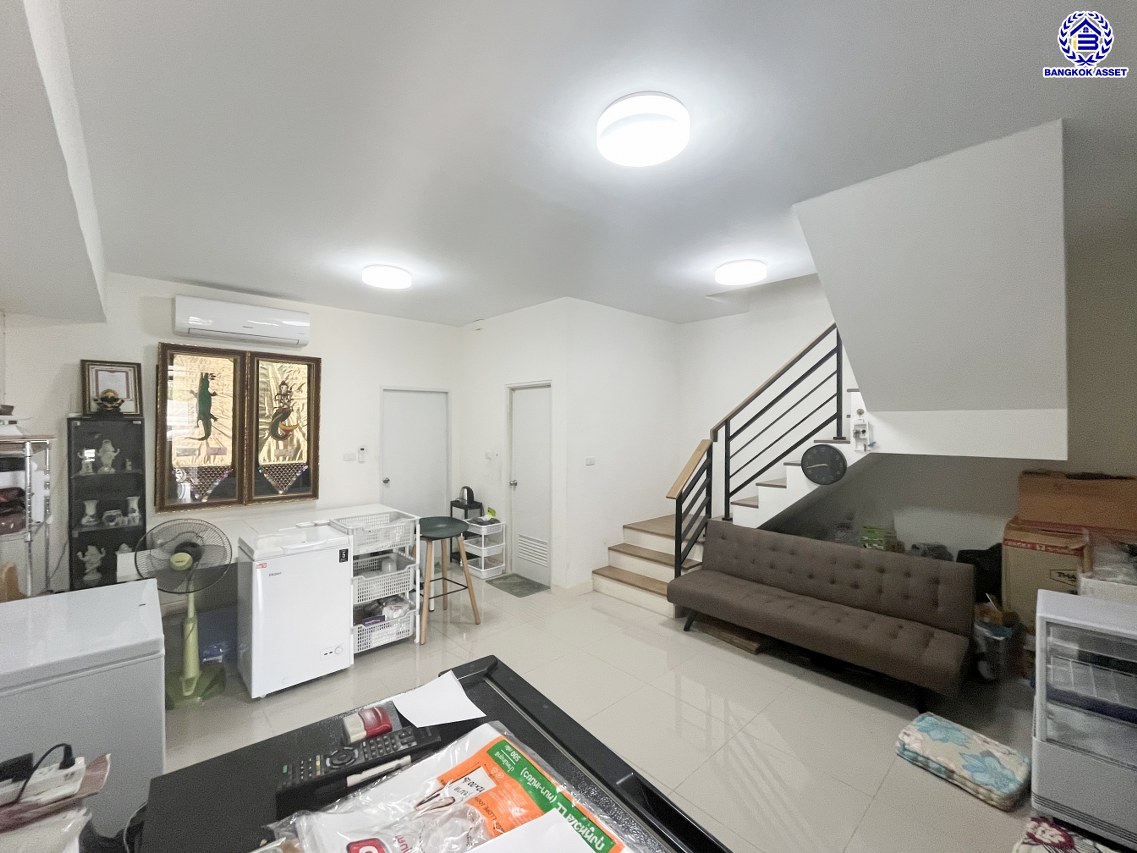 *****ทาวน์เฮ้าส์มือสองนนทบุรี โครงการ พลีโน่ ชัยพฤกษ์-แจ้งวัฒนะ เนื้อที่ 17.50 ตร.ว. พื้นที่ใช้สอย 106.86 ตร.ม. ฟังก์ชัน 3 ห้องนอน 2 ห้องน้ำ 2 ที่จอดรถ บนทำเลดี เชื่อมต่อถนน 345, ถนนราชพฤกษ์ ใกล้จุดขึ้นทางด่วน "ศรีสมาน" และใกล้รถไฟฟ้าสายสีชมพู สถานีแยกปากเกร็ด