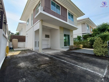 บ้านแฝดมือสอง โครงการ เพอร์เฟคพาร์ค ราชพฤกษ์ เนื้อที่ 39.60 ตร.ว. พื้นที่ใช้สอย 106 ตร.ม. ฟังก์ชัน 3 ห้องนอน 2 ห้องน้ำ 2 ที่จอดรถ บ้านพร้อมเข้าอยู่  แถมฟรี! เครื่องปรับอากาศ บนทำเลเดินทางสะดวก เชื่อมต่อถนนราชพฤกษ์ ถนนรัตนาธิเบศร์ ใกล้รถไฟฟ้าสายสีม่วง "สถานีบางรักน้อยท่าอิฐ" และทางด่วน "ศรีรัช"