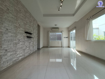 บ้านแฝดมือสอง โครงการ เพอร์เฟคพาร์ค ราชพฤกษ์ เนื้อที่ 39.60 ตร.ว. พื้นที่ใช้สอย 106 ตร.ม. ฟังก์ชัน 3 ห้องนอน 2 ห้องน้ำ 2 ที่จอดรถ บ้านพร้อมเข้าอยู่  แถมฟรี! เครื่องปรับอากาศ บนทำเลเดินทางสะดวก เชื่อมต่อถนนราชพฤกษ์ ถนนรัตนาธิเบศร์ ใกล้รถไฟฟ้าสายสีม่วง "สถานีบางรักน้อยท่าอิฐ" และทางด่วน "ศรีรัช"