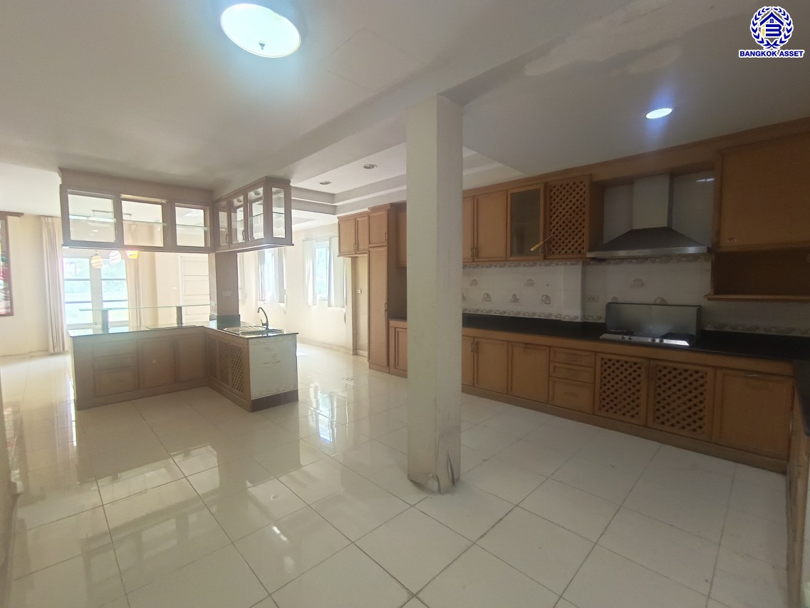 *****บ้านเดี่ยวมือสองนนทบุรี โครงการ เพอร์เฟคเพลส รัตนาธิเบศร์-ไทรม้า บนเนื้อที่ 103.70 ตร.ว. พื้นที่ใช้สอย 250 ตร.ม. ฟังก์ชัน 3 ห้องนอน 3 ห้องน้ำ 1 ห้องแม่บ้าน จอดรถได้ 4 คัน แถมฟรี! เครื่องปรับอากาศ ใกล้ 2 เซ็นทรัล ทั้งเซ็นทรัลรัตนาธิเบศร์, เซ็นทรัลเวสต์เกต บนทำเลเชื่อมต่อได้หลายเส้นทาง ติดถนนรัตนาธิเบศร์ และ รถไฟฟ้าสายสีม่วง "สถานีบางรักน้อยท่าอิฐ"