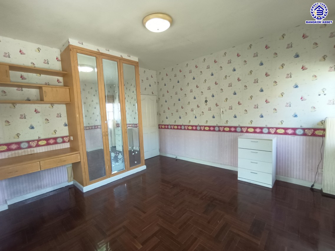 *****บ้านเดี่ยวมือสองนนทบุรี โครงการ เพอร์เฟคเพลส รัตนาธิเบศร์-ไทรม้า บนเนื้อที่ 103.70 ตร.ว. พื้นที่ใช้สอย 250 ตร.ม. ฟังก์ชัน 3 ห้องนอน 3 ห้องน้ำ 1 ห้องแม่บ้าน จอดรถได้ 4 คัน แถมฟรี! เครื่องปรับอากาศ ใกล้ 2 เซ็นทรัล ทั้งเซ็นทรัลรัตนาธิเบศร์, เซ็นทรัลเวสต์เกต บนทำเลเชื่อมต่อได้หลายเส้นทาง ติดถนนรัตนาธิเบศร์ และ รถไฟฟ้าสายสีม่วง "สถานีบางรักน้อยท่าอิฐ"