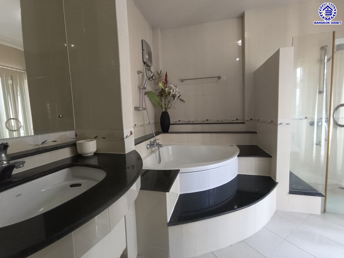 *****บ้านเดี่ยวมือสองนนทบุรี โครงการ เพอร์เฟคเพลส รัตนาธิเบศร์-ไทรม้า บนเนื้อที่ 103.70 ตร.ว. พื้นที่ใช้สอย 250 ตร.ม. ฟังก์ชัน 3 ห้องนอน 3 ห้องน้ำ 1 ห้องแม่บ้าน จอดรถได้ 4 คัน แถมฟรี! เครื่องปรับอากาศ ใกล้ 2 เซ็นทรัล ทั้งเซ็นทรัลรัตนาธิเบศร์, เซ็นทรัลเวสต์เกต บนทำเลเชื่อมต่อได้หลายเส้นทาง ติดถนนรัตนาธิเบศร์ และ รถไฟฟ้าสายสีม่วง "สถานีบางรักน้อยท่าอิฐ"