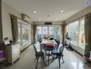 *****บ้านเดี่ยวมือสอง โครงการ ลัดดารมย์ อิลิแกนซ์ พระราม5-2 เนื้อที่กว้าง 113.30 ตร.ว. พื้นที่ใช้สอย 250 ตร.ม. ฟังก์ชัน 3 ห้องนอน 4 ห้องน้ำ 2 ที่จอดรถ แถมฟรี! เครื่องปรับอากาศ, เครื่องทำน้ำอุ่น, เครื่องดูดควัน และเตาไฟฟ้า บนทำเลเดินสะดวก เชื่อมต่อถนนนครอินทร์ ถนนราชพฤกษ์ ถนนกาญจนาภิเษก ใกล้รถไฟฟ้าสายสีม่วง "สถานีไทรม้า"