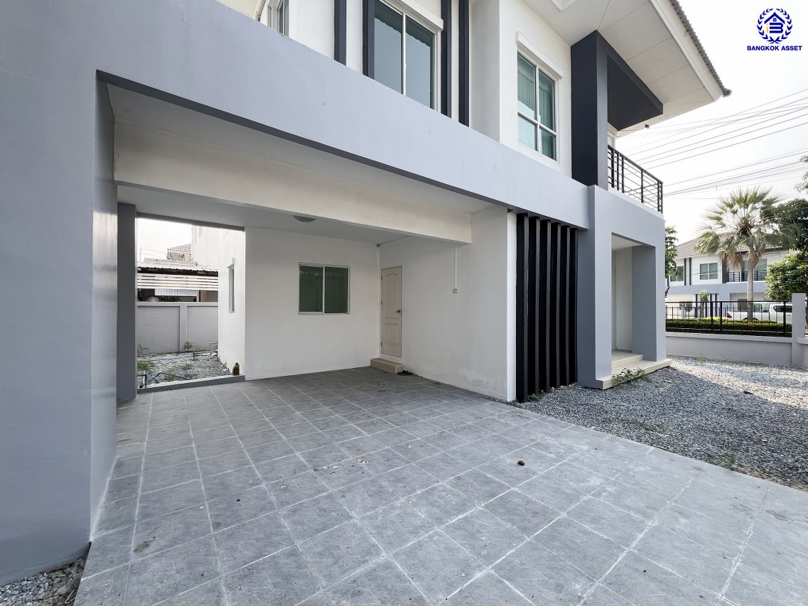 *****บ้านเดี่ยวมือสอง โครงการ แลนซีโอคริป รัตนาธิเบศร์ หลังมุม เนื้อที่ 51.80 ตร.ว. พื้นที่ใช้สอย 145 ตร.ม. ฟังก์ชัน 3 ห้องนอน 2 ห้องน้ำ 2 ที่จอดรถ บนทำเลเดินทางสะดวก เชื่อมต่อถนนราชพฤกษ์ ถนนชัยพฤกษ์ ถนนรัตนาธิเบศร์ ใกล้รถไฟฟ้าสายสีม่วง "สถานีไทรม้า" และจุดขึ้นทางด่วน "ศรีรัช"