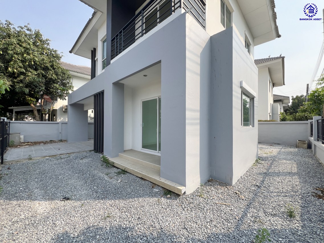 *****บ้านเดี่ยวมือสอง โครงการ แลนซีโอคริป รัตนาธิเบศร์ หลังมุม เนื้อที่ 51.80 ตร.ว. พื้นที่ใช้สอย 145 ตร.ม. ฟังก์ชัน 3 ห้องนอน 2 ห้องน้ำ 2 ที่จอดรถ บนทำเลเดินทางสะดวก เชื่อมต่อถนนราชพฤกษ์ ถนนชัยพฤกษ์ ถนนรัตนาธิเบศร์ ใกล้รถไฟฟ้าสายสีม่วง "สถานีไทรม้า" และจุดขึ้นทางด่วน "ศรีรัช"