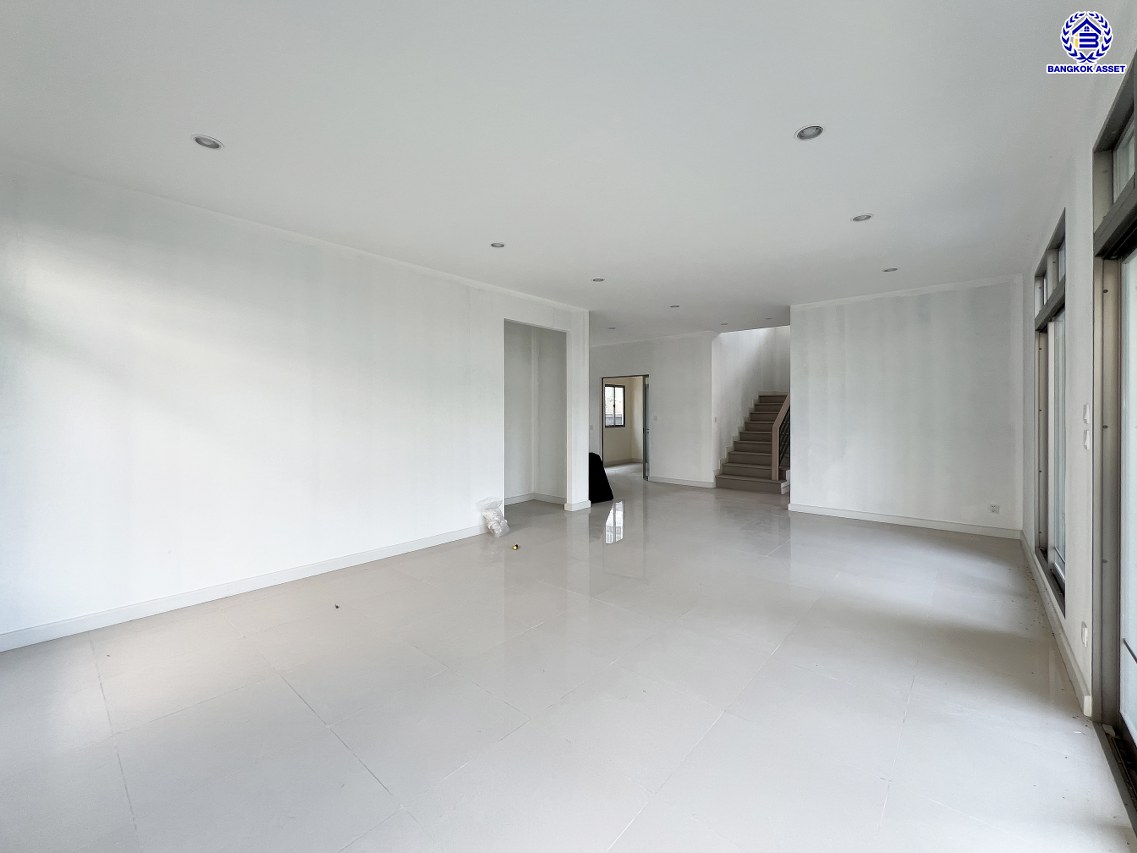 *****บ้านเดี่ยวมือสองนนทบุรี โครงการ เดอะปาล์ม แจ้งวัฒนะ-ชัยพฤกษ์ เนื้อที่กว้าง 69.60 ตร.ว. พื้นที่ใช้สอย 263 ตร.ม. ฟังก์ชัน 4 ห้องนอน 4 ห้องน้ำ 3 ที่จอดรถ บนทำเลแห่งการเดินทาง เชื่อมต่อถนนแจ้งวัฒนะ, ถนนชัยพฤกษ์, ถนนติวานนท์ และใกล้เมเจอร์ ฮอลลีวูด ปากเกร็ด และเซ็นทรัล แจ้งวัฒนะ จองเลย!