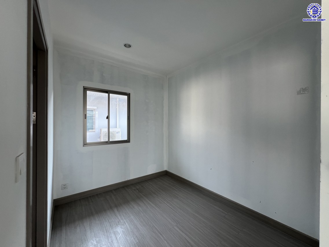 *****บ้านเดี่ยวมือสองนนทบุรี โครงการ เดอะปาล์ม แจ้งวัฒนะ-ชัยพฤกษ์ เนื้อที่กว้าง 69.60 ตร.ว. พื้นที่ใช้สอย 263 ตร.ม. ฟังก์ชัน 4 ห้องนอน 4 ห้องน้ำ 3 ที่จอดรถ บนทำเลแห่งการเดินทาง เชื่อมต่อถนนแจ้งวัฒนะ, ถนนชัยพฤกษ์, ถนนติวานนท์ และใกล้เมเจอร์ ฮอลลีวูด ปากเกร็ด และเซ็นทรัล แจ้งวัฒนะ จองเลย!