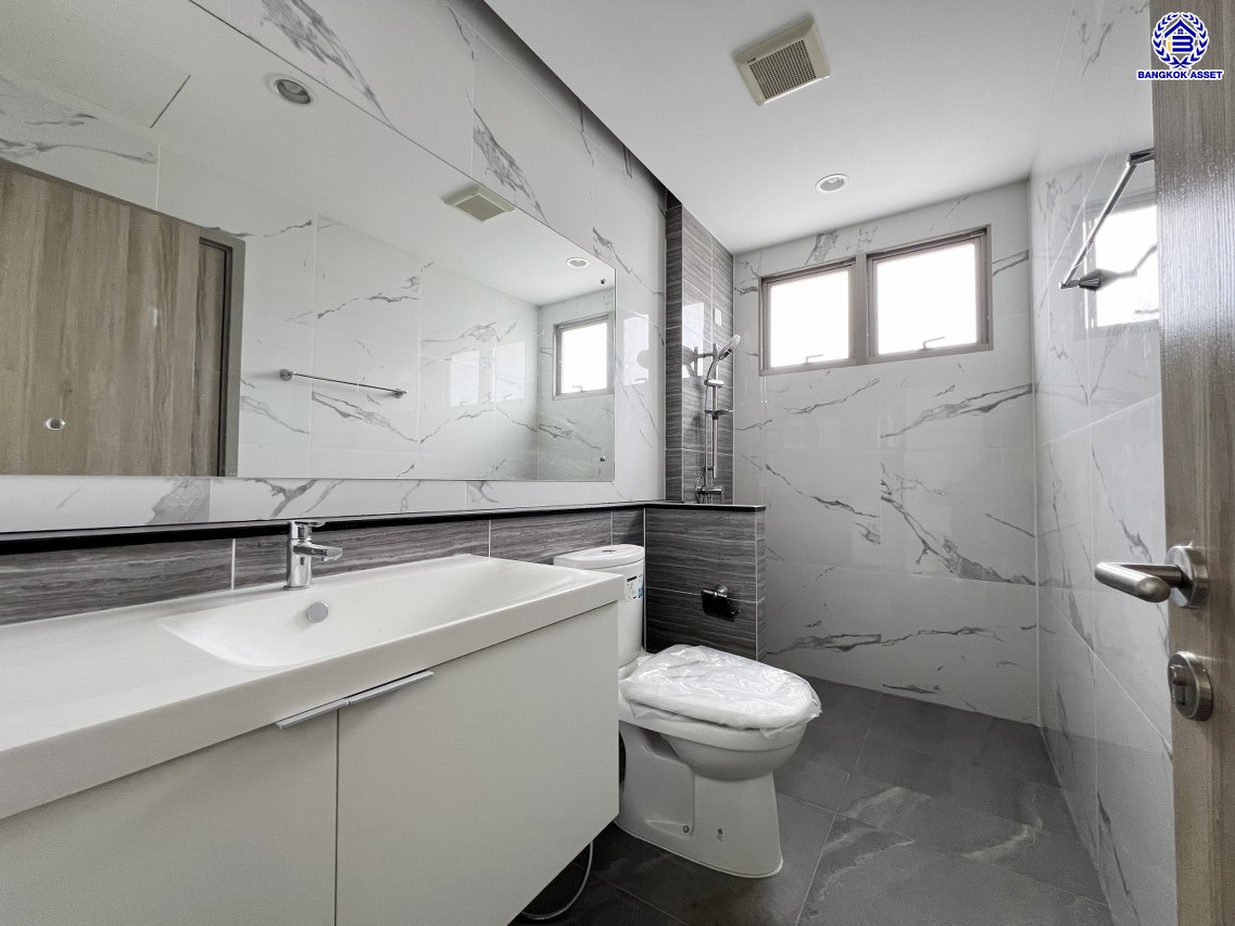 *****บ้านเดี่ยวมือสองนนทบุรี โครงการ เดอะปาล์ม แจ้งวัฒนะ-ชัยพฤกษ์ เนื้อที่กว้าง 69.60 ตร.ว. พื้นที่ใช้สอย 263 ตร.ม. ฟังก์ชัน 4 ห้องนอน 4 ห้องน้ำ 3 ที่จอดรถ บนทำเลแห่งการเดินทาง เชื่อมต่อถนนแจ้งวัฒนะ, ถนนชัยพฤกษ์, ถนนติวานนท์ และใกล้เมเจอร์ ฮอลลีวูด ปากเกร็ด และเซ็นทรัล แจ้งวัฒนะ จองเลย!