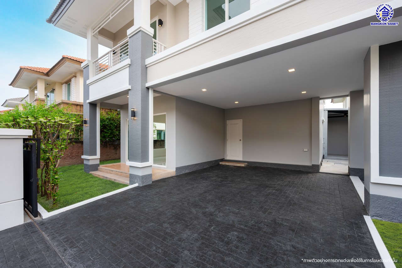 บ้านมือสองตกแต่งใหม่ โครงการ คาซ่าวิลล์ รามคำแหง-วงแหวน จากแบรนด์ Q House บนเนื้อที่ 54 ตร.ว. พื้นที่ใช้สอยกว้างถึง 251.2 ตร.ม. ฟังก์ชันการใช้งาน 3 ห้องนอน 3 ห้องน้ำ จอดรถได้ 2 คัน บนที่สุดแห่งทำเลโซนเมือง เชื่อมต่อถนนรามคำแหง, ถนนสุวินทวงศ์, ถนนศรีนครินทร์-ร่มเกล้า ใกล้สนามบินสุวรรณภูมิ, จุดขึ้นทางด่วนกาญจนาภิเษก วงแหวน (ฝั่งตะวันออก) และทางด่วนกรุงเทพ – ชลบุรี สายใหม่ (มอเตอร์เวย์)