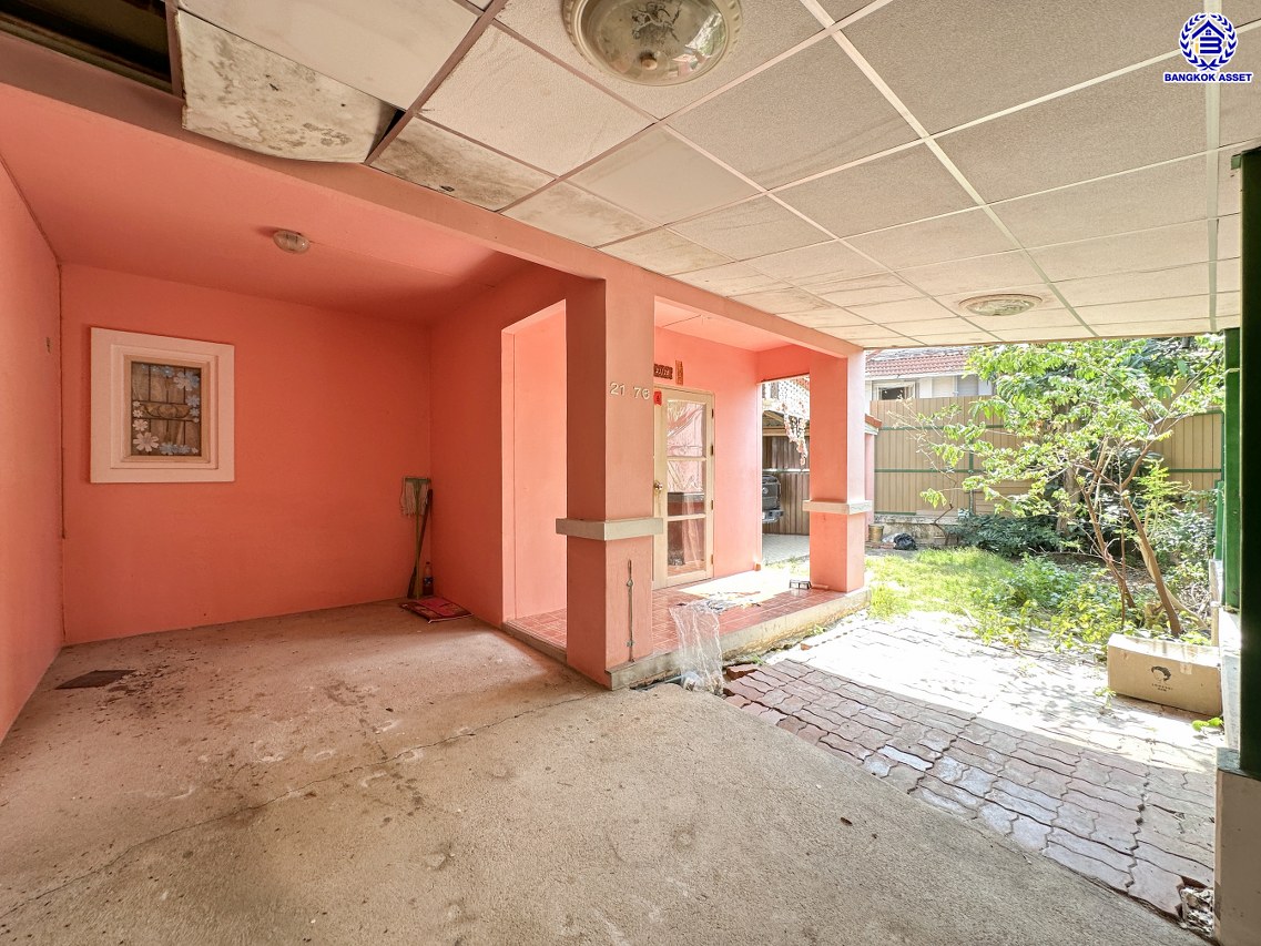 *****ทาวน์เฮ้าส์มือสองนนทบุรี โครงการ พฤกษา21 กาญจนาภิเษก หลังมุม เนื้อที่กว้าง 35.70 ตร.ว. พื้นที่ใช้สอย 130 ตร.ม. ฟังก์ชัน 3 ห้องนอน 2 ห้องน้ำ 1 ที่จอดรถ บนทำเลแห่งการเดินทาง เชื่อมต่อถนนคลองถนน, ถนนกาญจนาภิเษก, ถนนรัตนาธิเบศร์ ใกล้รถไฟฟ้าสายสีม่วง "สถานีคลองบางไผ่"