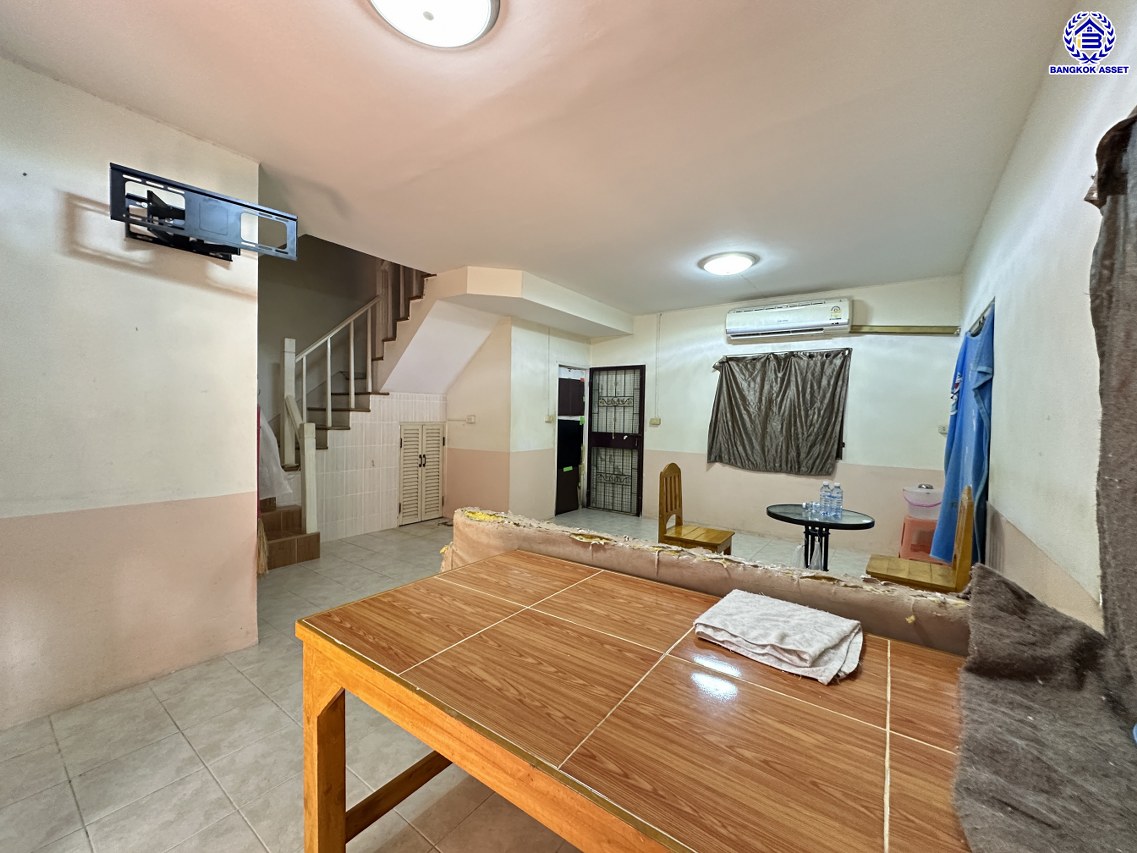 *****ทาวน์เฮ้าส์มือสองนนทบุรี โครงการ พฤกษา21 กาญจนาภิเษก หลังมุม เนื้อที่กว้าง 35.70 ตร.ว. พื้นที่ใช้สอย 130 ตร.ม. ฟังก์ชัน 3 ห้องนอน 2 ห้องน้ำ 1 ที่จอดรถ บนทำเลแห่งการเดินทาง เชื่อมต่อถนนคลองถนน, ถนนกาญจนาภิเษก, ถนนรัตนาธิเบศร์ ใกล้รถไฟฟ้าสายสีม่วง "สถานีคลองบางไผ่"