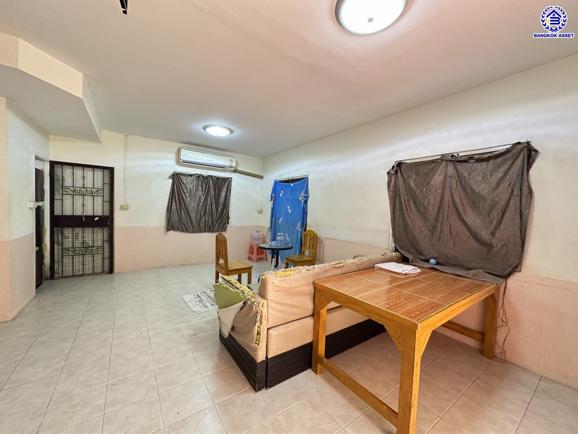 *****ทาวน์เฮ้าส์มือสองนนทบุรี โครงการ พฤกษา21 กาญจนาภิเษก หลังมุม เนื้อที่กว้าง 35.70 ตร.ว. พื้นที่ใช้สอย 130 ตร.ม. ฟังก์ชัน 3 ห้องนอน 2 ห้องน้ำ 1 ที่จอดรถ บนทำเลแห่งการเดินทาง เชื่อมต่อถนนคลองถนน, ถนนกาญจนาภิเษก, ถนนรัตนาธิเบศร์ ใกล้รถไฟฟ้าสายสีม่วง "สถานีคลองบางไผ่"