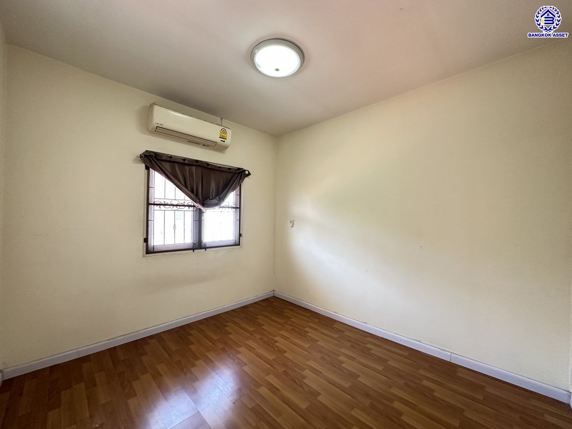 *****ทาวน์เฮ้าส์มือสองนนทบุรี โครงการ พฤกษา21 กาญจนาภิเษก หลังมุม เนื้อที่กว้าง 35.70 ตร.ว. พื้นที่ใช้สอย 130 ตร.ม. ฟังก์ชัน 3 ห้องนอน 2 ห้องน้ำ 1 ที่จอดรถ บนทำเลแห่งการเดินทาง เชื่อมต่อถนนคลองถนน, ถนนกาญจนาภิเษก, ถนนรัตนาธิเบศร์ ใกล้รถไฟฟ้าสายสีม่วง "สถานีคลองบางไผ่"