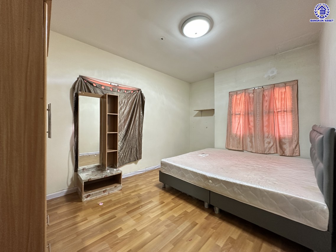 *****ทาวน์เฮ้าส์มือสองนนทบุรี โครงการ พฤกษา21 กาญจนาภิเษก หลังมุม เนื้อที่กว้าง 35.70 ตร.ว. พื้นที่ใช้สอย 130 ตร.ม. ฟังก์ชัน 3 ห้องนอน 2 ห้องน้ำ 1 ที่จอดรถ บนทำเลแห่งการเดินทาง เชื่อมต่อถนนคลองถนน, ถนนกาญจนาภิเษก, ถนนรัตนาธิเบศร์ ใกล้รถไฟฟ้าสายสีม่วง "สถานีคลองบางไผ่"