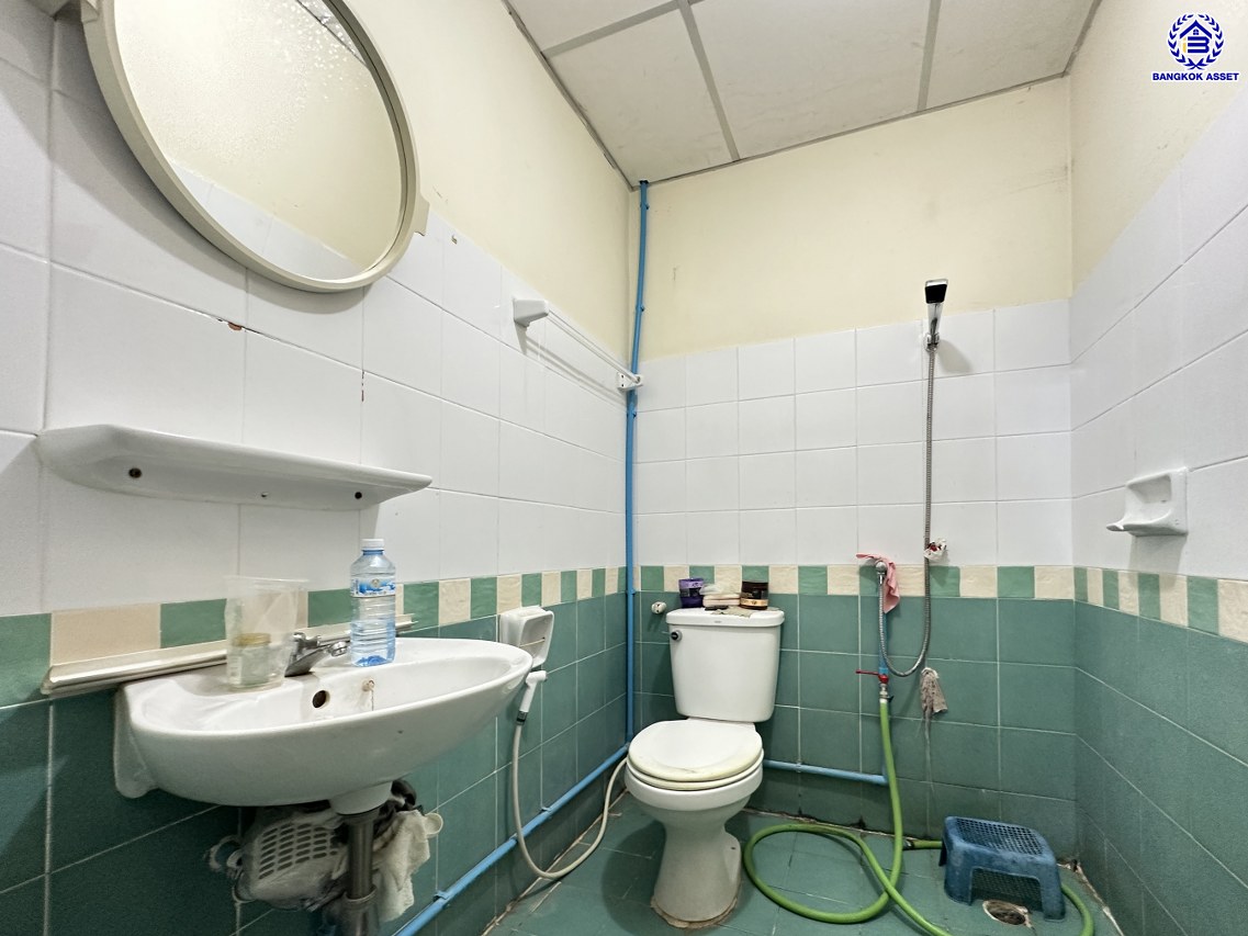 *****ทาวน์เฮ้าส์มือสองนนทบุรี โครงการ พฤกษา21 กาญจนาภิเษก หลังมุม เนื้อที่กว้าง 35.70 ตร.ว. พื้นที่ใช้สอย 130 ตร.ม. ฟังก์ชัน 3 ห้องนอน 2 ห้องน้ำ 1 ที่จอดรถ บนทำเลแห่งการเดินทาง เชื่อมต่อถนนคลองถนน, ถนนกาญจนาภิเษก, ถนนรัตนาธิเบศร์ ใกล้รถไฟฟ้าสายสีม่วง "สถานีคลองบางไผ่"