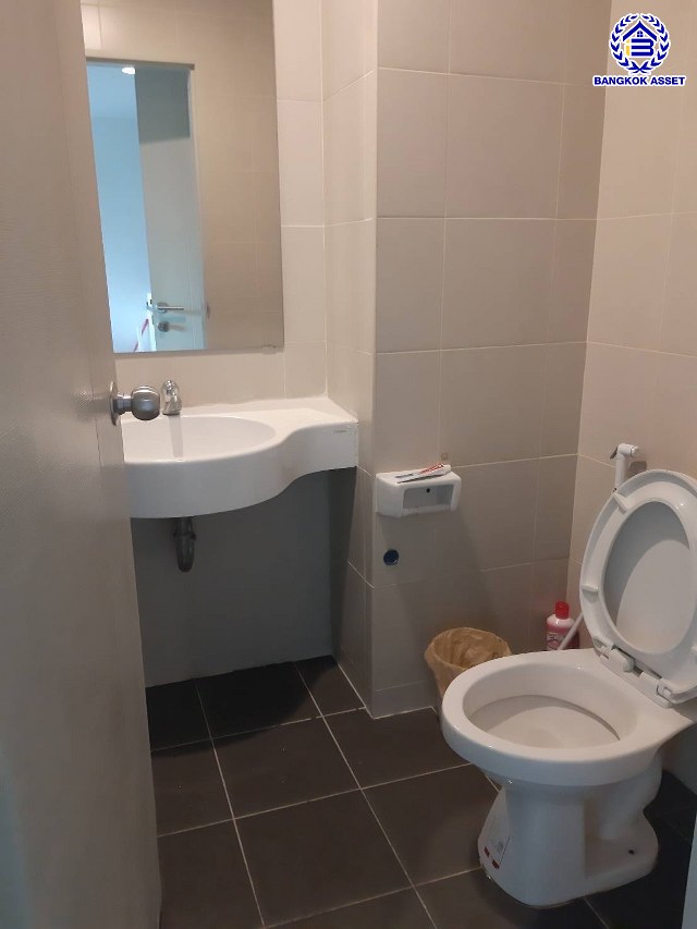 *****คอนโดมิเนียมมือสองนนทบุรี โครงการ สัมมากร เอสเก้า คอนโดมิเนียม รัตนาธิเบศร์ พื้นที่ใช้สอย 26.83 ตร.ม. ฟังก์ชัน 1 ห้องนอน 1 ห้องน้ำ พร้อมเข้าอยู่อาศัย บนทำเลเดินทางสะดวก เชื่อมต่อถนนรัตนาธิเบศร์ ถนนบางกรวย-ไทรน้อย ถนนราชพฤกษ์ ใกล้รถไฟฟ้าสายสีม่วง "สถานีบางรักน้อย"