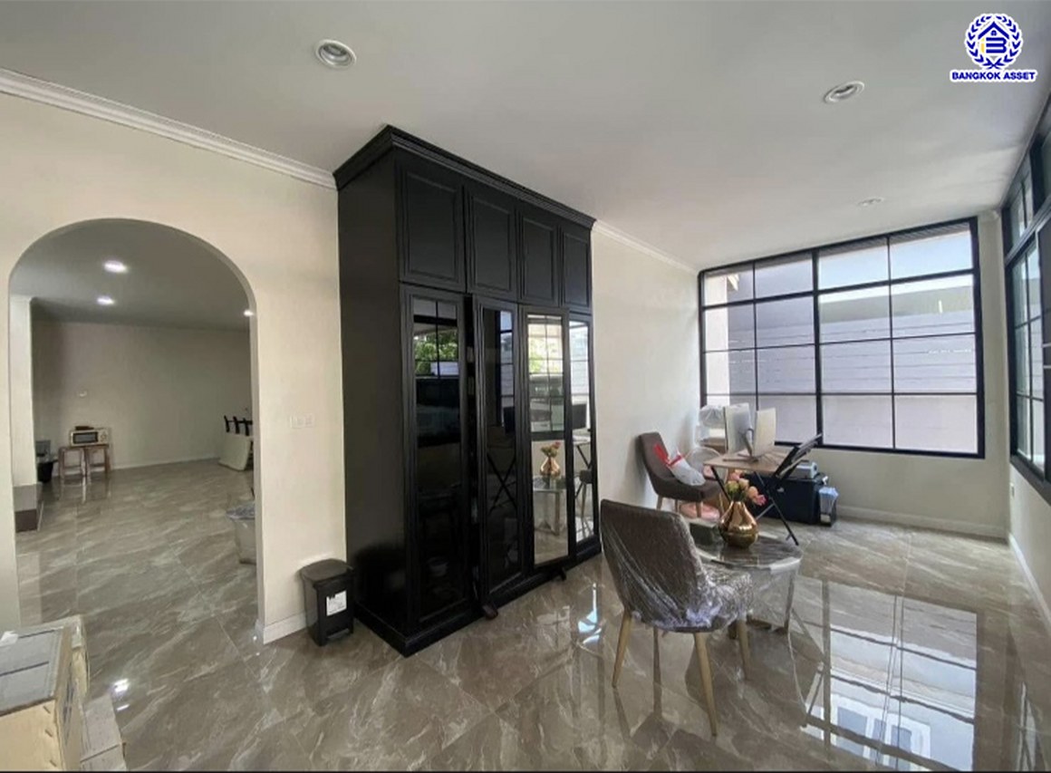 *****บ้านเดี่ยวมือสองนนทบุรี โครงการ ธารา ราชพฤกษ์-ปิ่นเกล้า หลังมุม เนื้อที่ 84 ตร.ว. พื้นที่ใช้สอย 290 ตร.ม. ฟังก์ชัน 3 ห้องนอน 3 ห้องน้ำ 2 ที่จอดรถ บ้านสวยพร้อมเข้าอยู่ ทำเลโครงการดี เดินทางสะดวก เชื่อมต่อถนนนครอินทร์ ถนนกาญจนาภิเษก ใกล้รถไฟฟ้าสายสีแดง "สถานีตลิ่งชัน" และจุดขึ้นทางด่วน "ศรีรัช-วงแหวนรอบนอก"