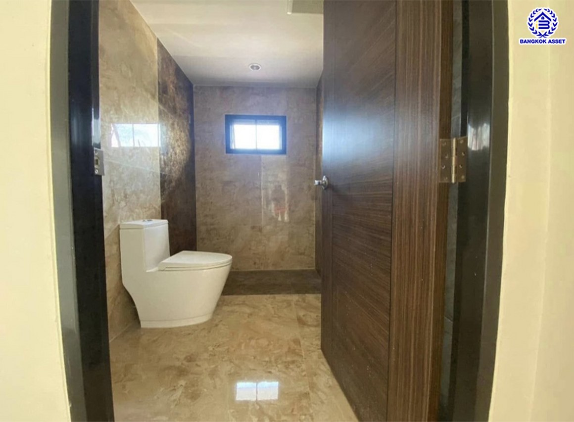 *****บ้านเดี่ยวมือสองนนทบุรี โครงการ ธารา ราชพฤกษ์-ปิ่นเกล้า หลังมุม เนื้อที่ 84 ตร.ว. พื้นที่ใช้สอย 290 ตร.ม. ฟังก์ชัน 3 ห้องนอน 3 ห้องน้ำ 2 ที่จอดรถ บ้านสวยพร้อมเข้าอยู่ ทำเลโครงการดี เดินทางสะดวก เชื่อมต่อถนนนครอินทร์ ถนนกาญจนาภิเษก ใกล้รถไฟฟ้าสายสีแดง "สถานีตลิ่งชัน" และจุดขึ้นทางด่วน "ศรีรัช-วงแหวนรอบนอก"